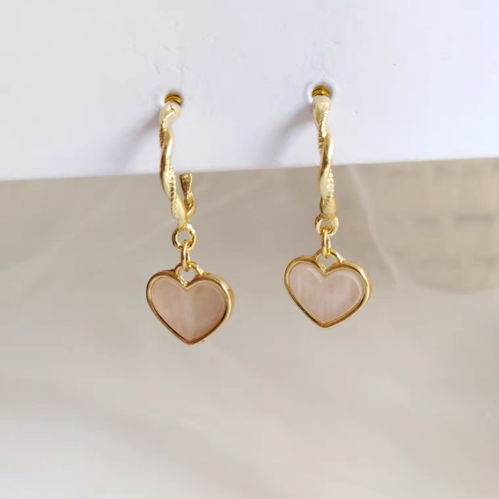 πππLast one Light Pink Heart Twist Hoop Earring - Picture 5 of 13